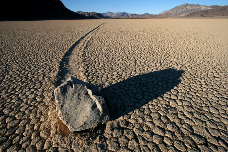 sailing-stones1